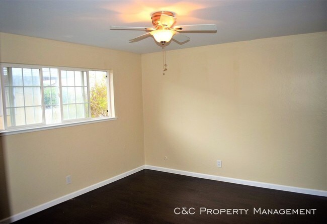 Building Photo - 203 Superior Dr