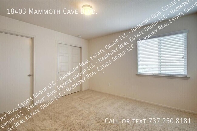 Foto del edificio - 18403 Mammoth Cave Blvd