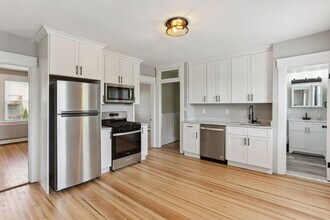 Building Photo - 139 Albany Ave