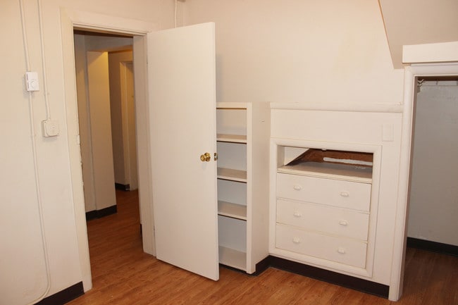 Foto del edificio - 322 W Laurel St