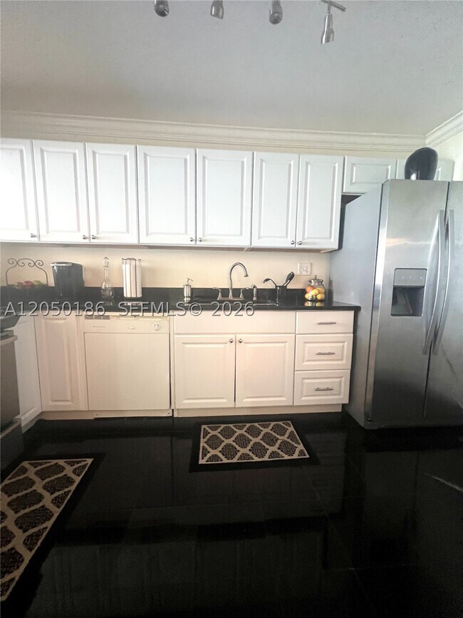 Foto del edificio - 1465 NE 123rd St
