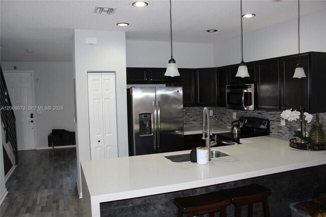 Foto del edificio - 3211 SE 6th St