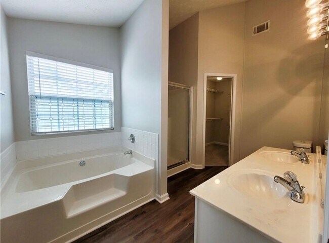 Foto del edificio - 3035 Arden Ridge Dr