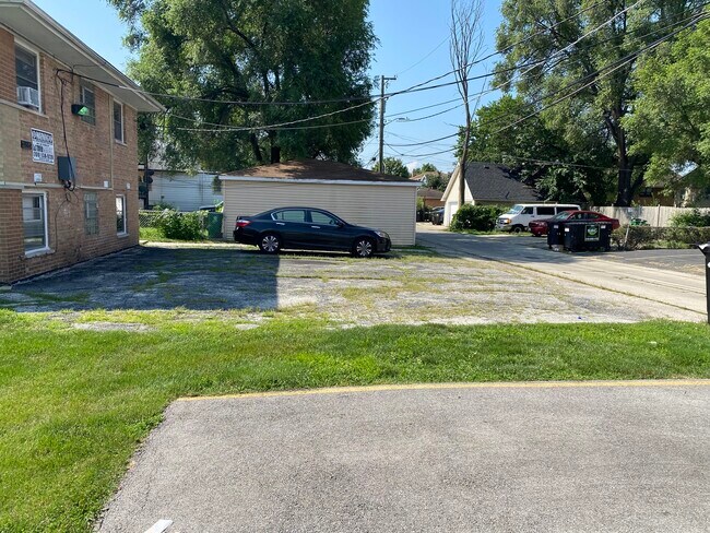 Building Photo - 1826 S 13th Ave