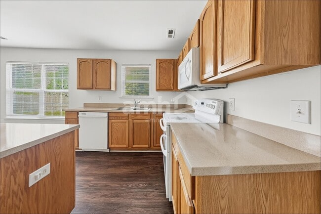 Building Photo - 141 Sawhorse Dr