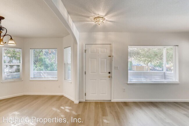 Building Photo - 4 br, 2.5 bath House - 225 Reuter Ln