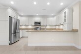 Foto principal - 4400 Vanda Dr