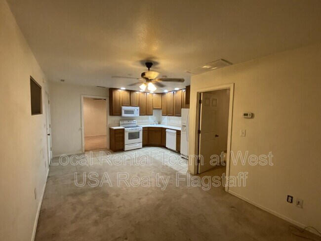 Foto del edificio - 3018 N Loma Vista Dr