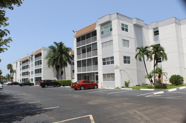 Foto del edificio - 1516 S Lakeside Dr