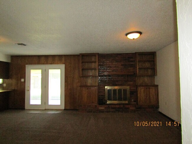 Foto del edificio - Great Open Floor Plan Home Located in the ...