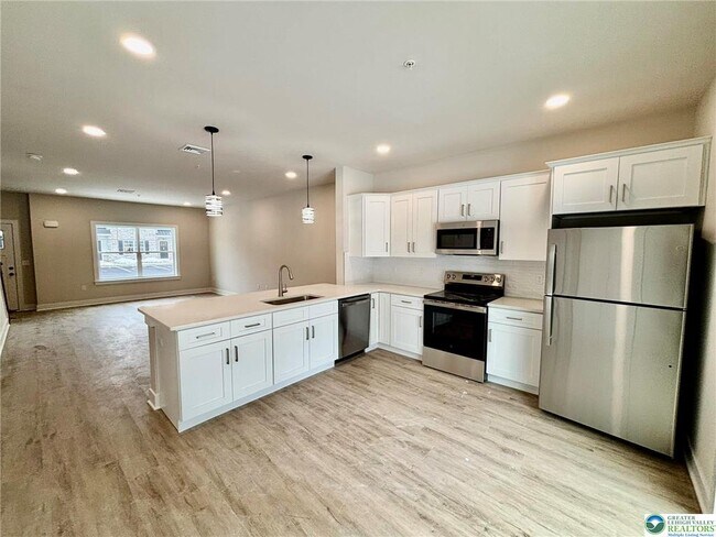Foto del edificio - 1411 Greenview Dr