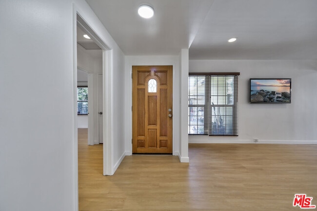 Building Photo - 6044 Varna Ave