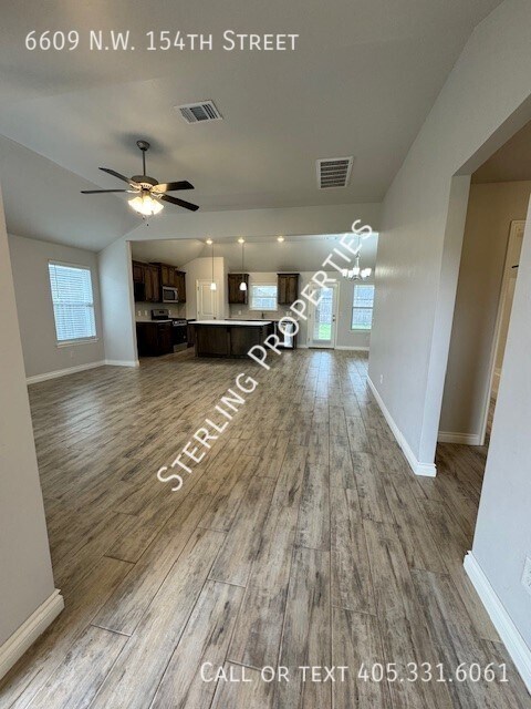 Foto del edificio - 6609 NW 154th St