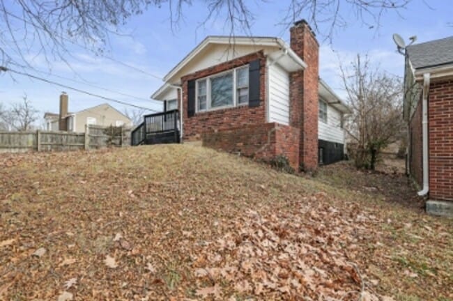 Building Photo - 4 Bed 13 Minutes From Downtown!