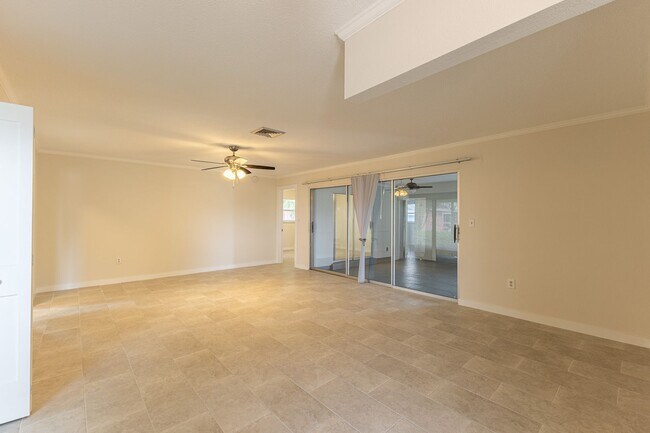 Foto del edificio - Waterfront 2/1 Newly Remodeled in PGI $300...