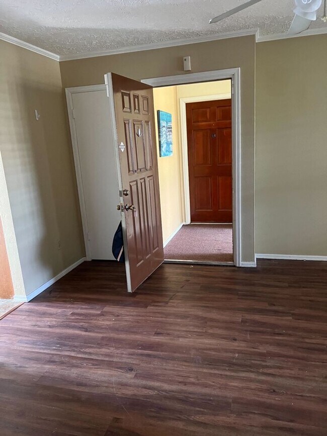 Foto del edificio - Great 2 Bedroom Condo !