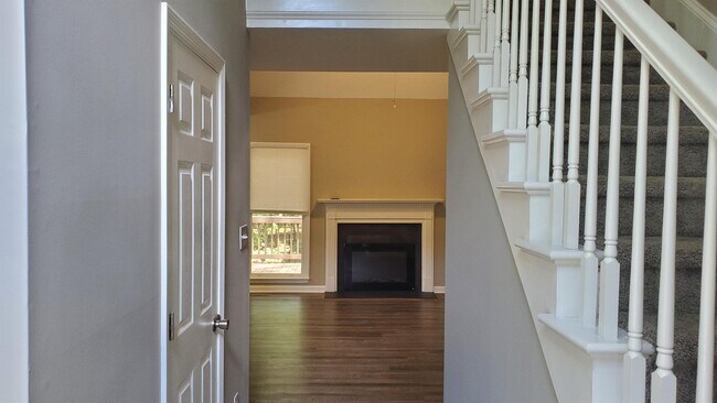 Building Photo - 1061 Sharon Pl