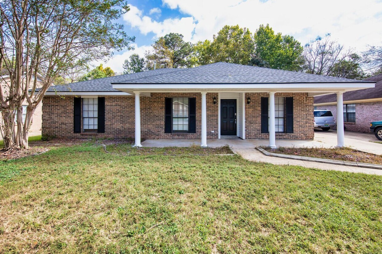 ** 3 Bed 2 Bath located off Wares Ferry rd... House Rental in