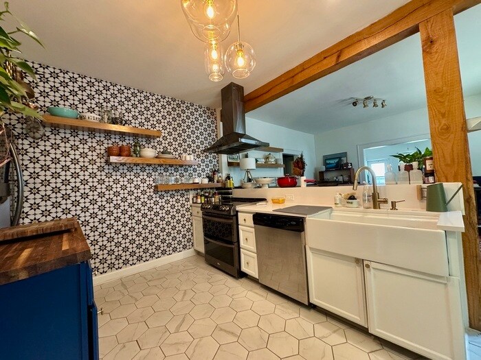 Foto principal - Renovated DTR Bungalow!