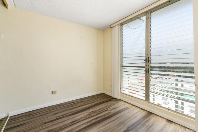 Photo - 2845 Waialae Ave Apartment