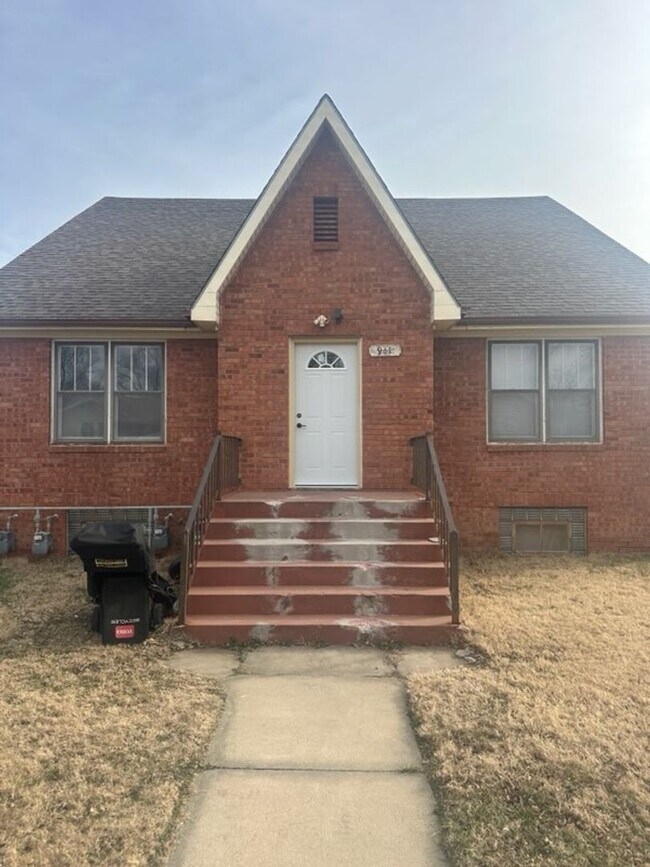 Building Photo - 941 Sheridan St