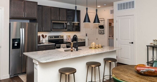Building Photo - Lakeline Crossing Apartments