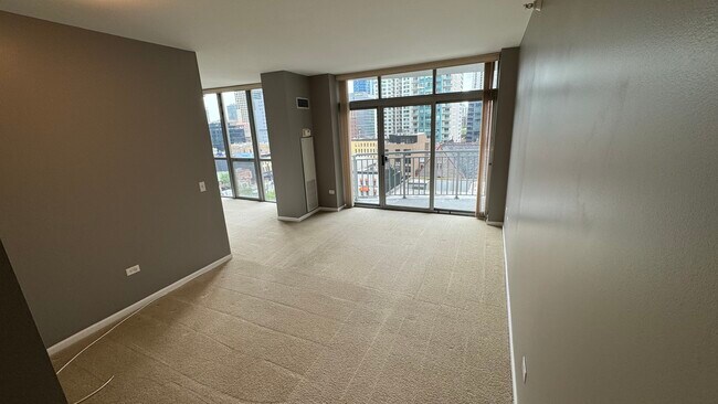 Building Photo - 600 N Dearborn St
