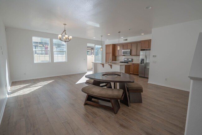 Building Photo - Santa Clarita 3-Bedroom River Village Home...