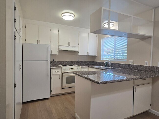 Foto del edificio - 1643 Maurice Ln