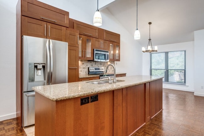 Building Photo - 4104 Wycliff Ave