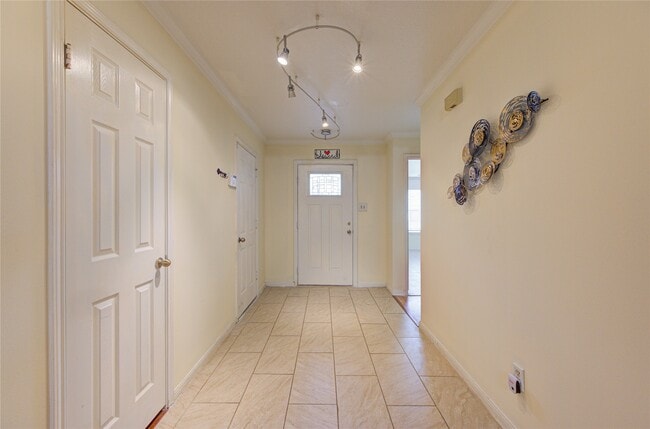 Building Photo - 2915 Blue Mist Dr