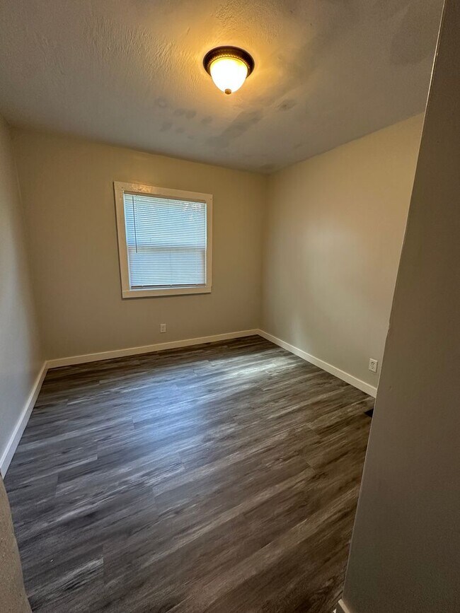 Foto del edificio - 1547 32nd St NE