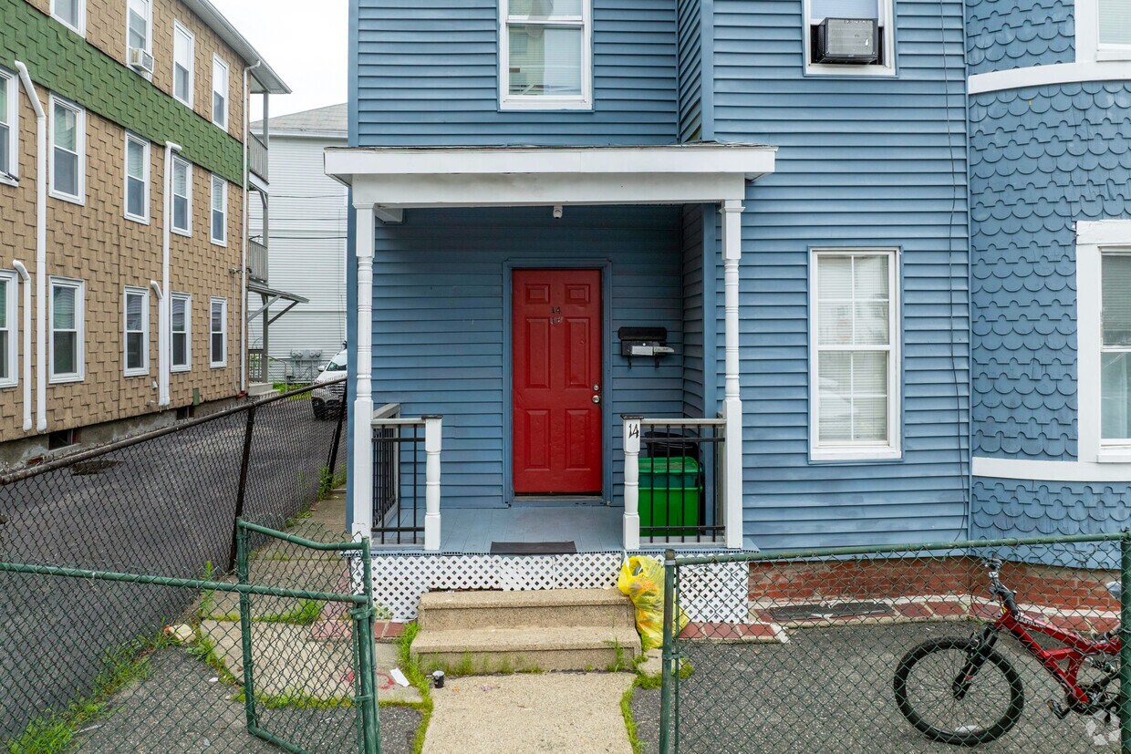 Entrance - 14 Hudson St