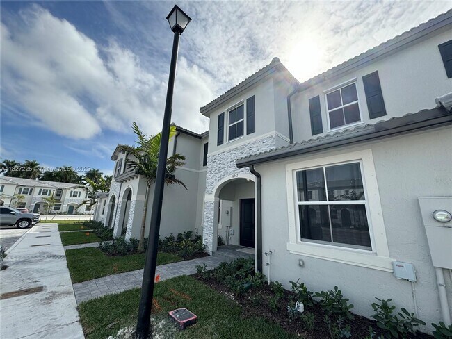 Foto del edificio - 16242 SW 292nd St