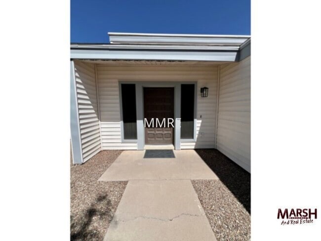 Building Photo - VERY NICE 3 BEDROOM HOME IN TEMPE!
