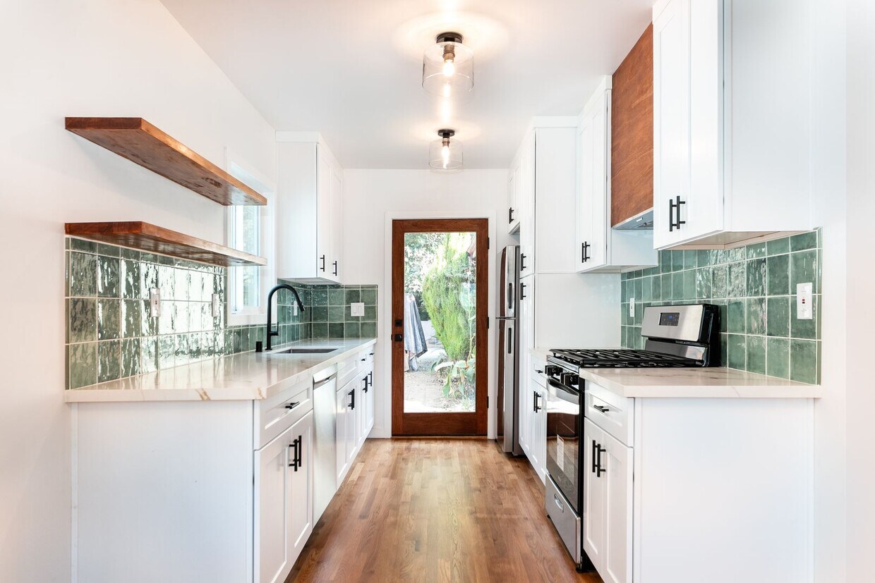 Foto principal - 6219 Arroyo Glen St