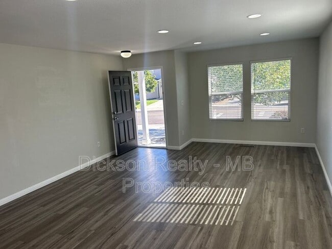 Building Photo - 7760 Key Largo Dr