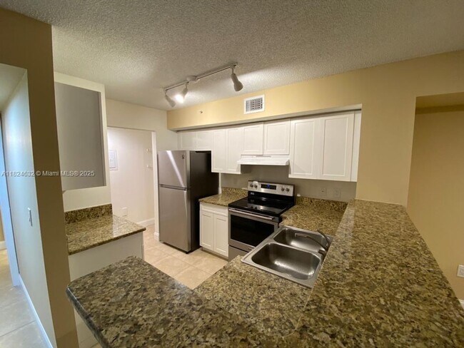 Building Photo - 4824 N State Rd 7