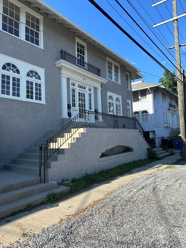 Foto principal - 1030 Short St