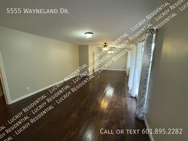 Foto del edificio - 5555 Wayneland Dr