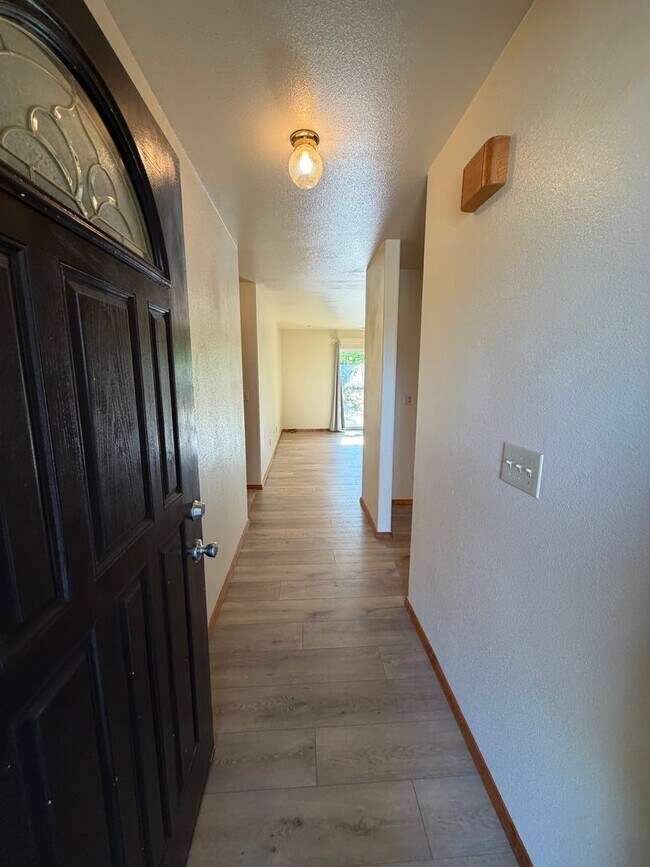 Foto del edificio - 3 Bed 2 Bath Country Home