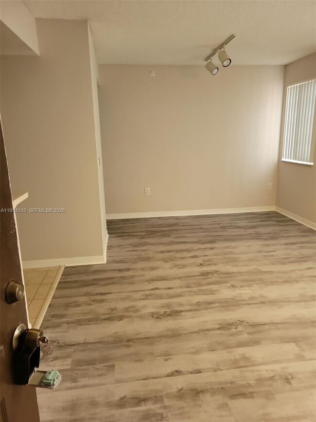 Foto del edificio - 4195 N Haverhill Rd