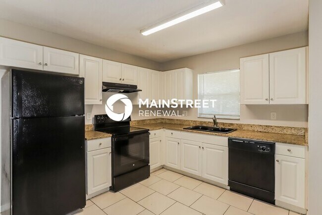 Building Photo - 3 Bedroom Pet-Friendly Home in St Petersburg, FL with Main Street Renewal