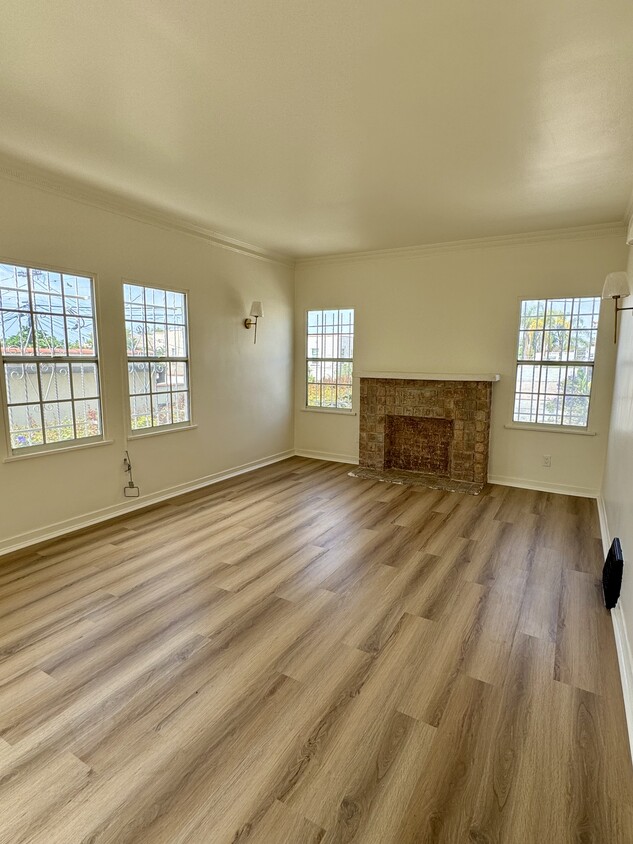 Living room west facing view - 1335 S Redondo Blvd