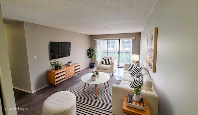 Building Photo - Dahlstrom Manor Apartments