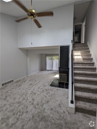 Building Photo - 15 Walnut Cir
