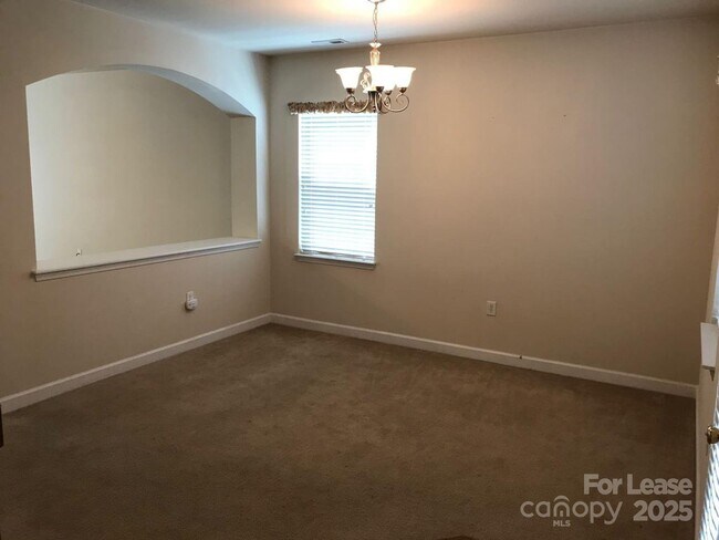 Building Photo - 1210 Bottle Brush Ln
