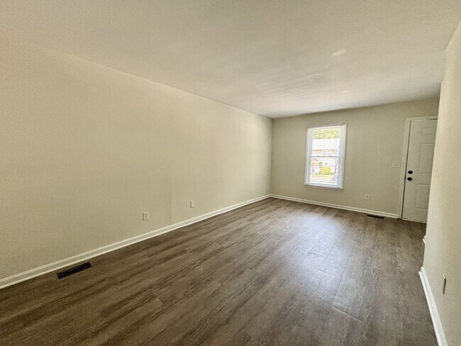 Building Photo - Cozy and Renovated 2 Bed 1 Bath Apartments in the Heart of Wake Forest!