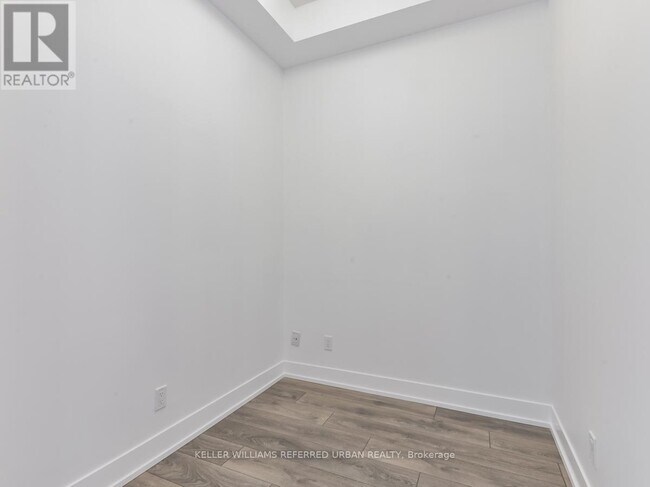 Photo du bâtiment - 9471-9471 Yonge St