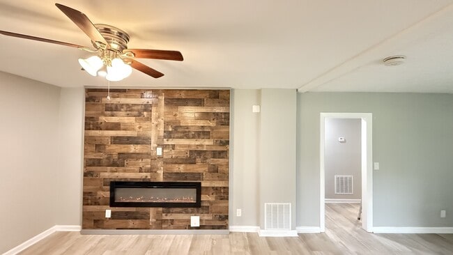 Building Photo - 781 Riverside Pkwy